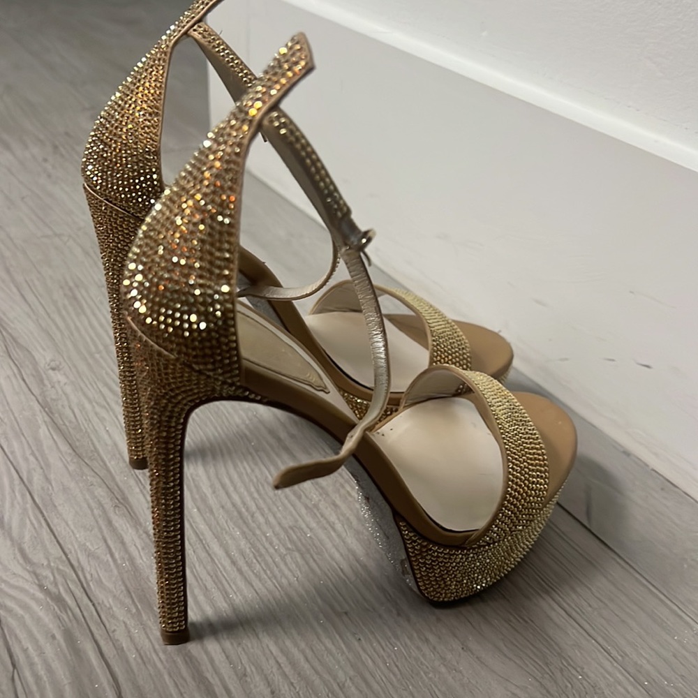 Rene Caovilla
Crystal Ankle-Strap Platform Sandals - Picture 5 of 5